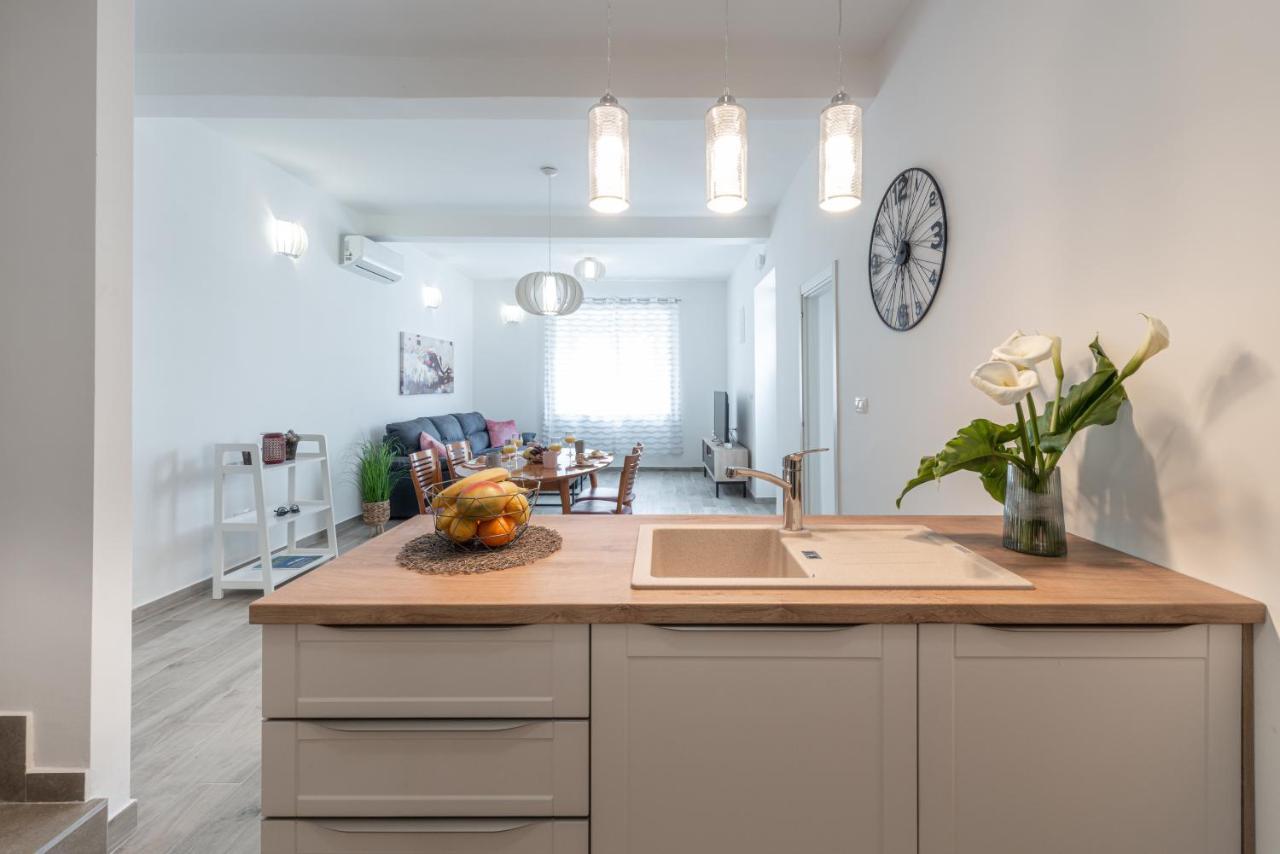 Silent Sunny Arc Apartment Дубровник Екстериор снимка